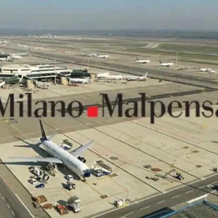 * * 11' From Malpensa* * Shuttle, Netflix & Wi-fi Apartment *