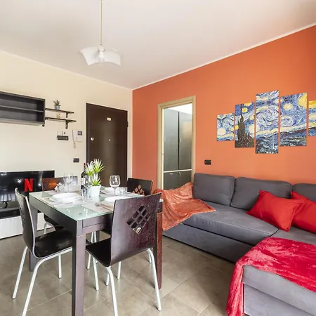 * * 11' From Malpensa* * Shuttle, Netflix & Wi-fi Apartment